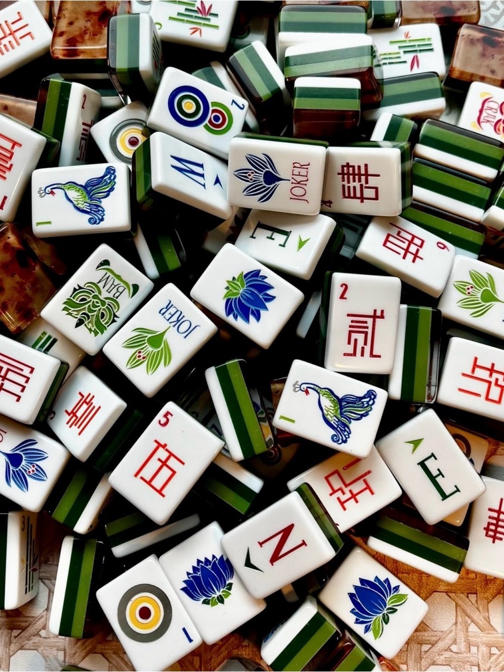 Chic Heritage Tortoise Engraved & Painted American Mahjong Set w/Green Layers - Picture 2 of 13